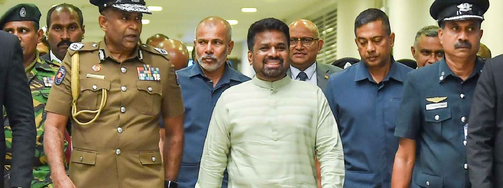 ඉන්දීය සංචාරය සාර්ථකව නිම කළ ජනපති යළි දිවයිනට